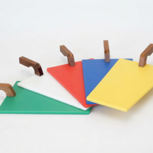 Tagliere in polietilene con manico in legno